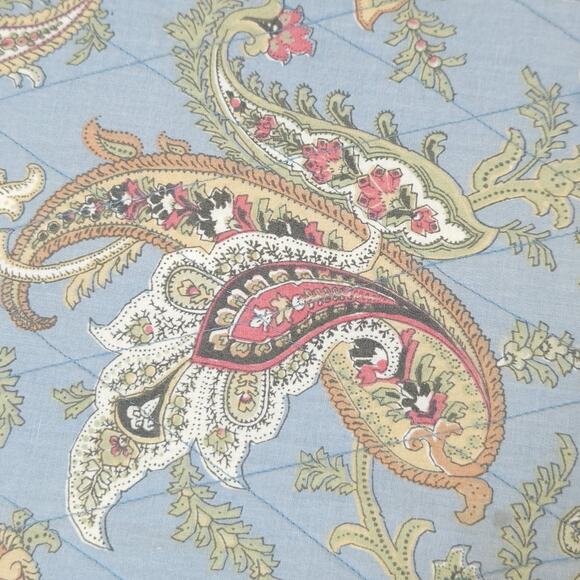 Williams Sonoma Quilted Reversible Round Tablecloth Paisley Stripe French 70" - Picture 9 of 11